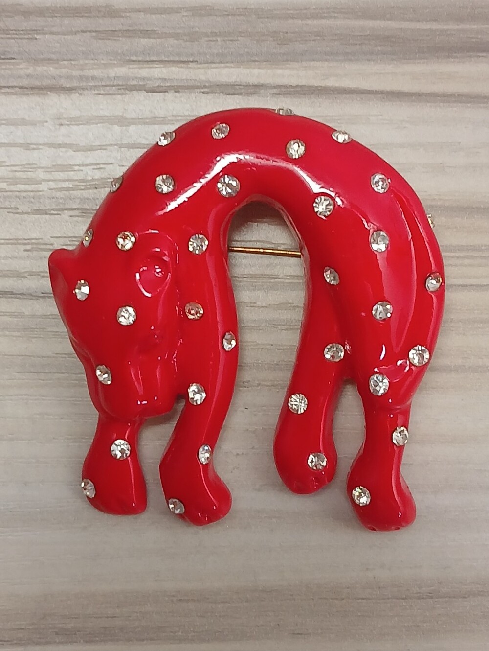 Vintage 1980’s Red Plastic & Clear Crystal Rhinestone Jaguar Leopard Pin Brooch